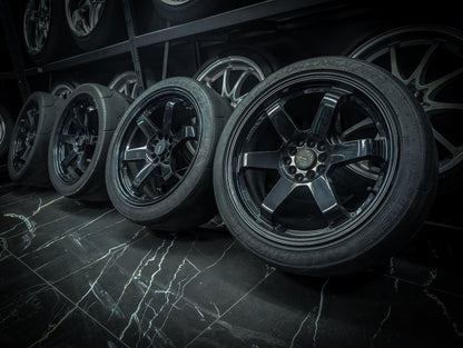 18" Gloss Black AVID.1 Wheels x 4