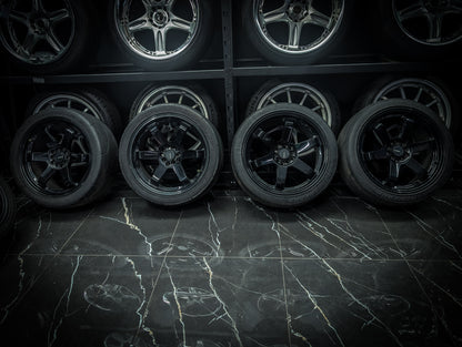 18" Gloss Black AVID.1 Wheels x 4