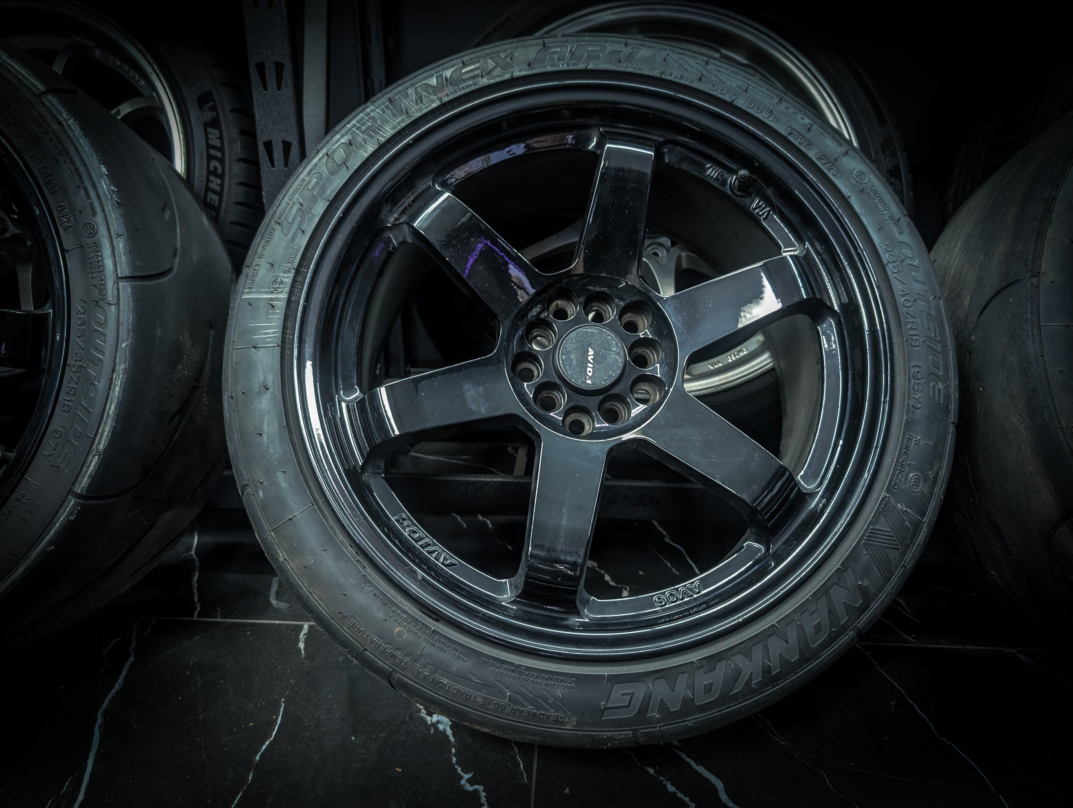 18" Gloss Black AVID.1 Wheels x 4