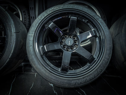 18" Gloss Black AVID.1 Wheels x 4