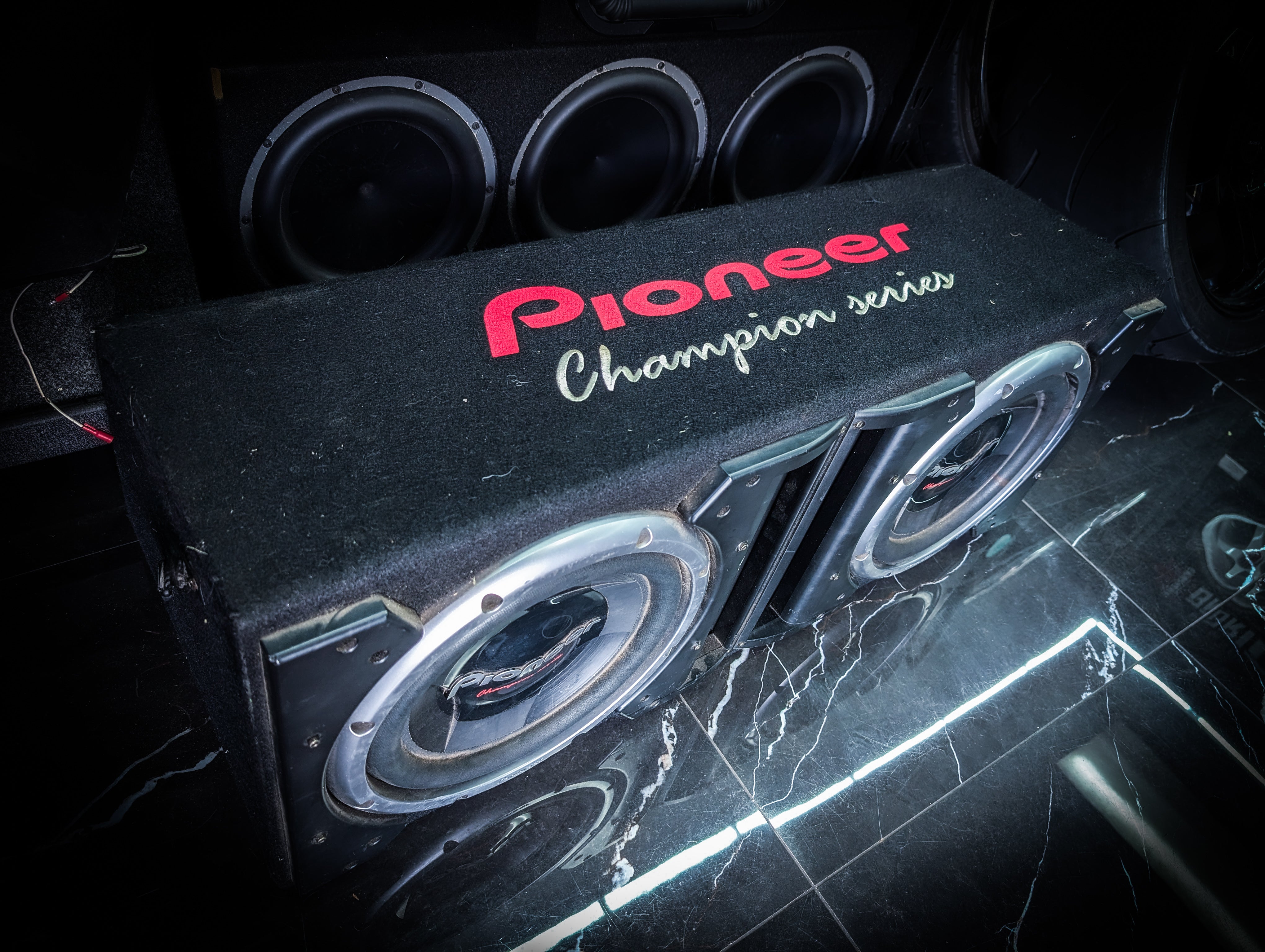 PIONEER Champion Series Dual 12" 2000watt Subs in ported Enclosure