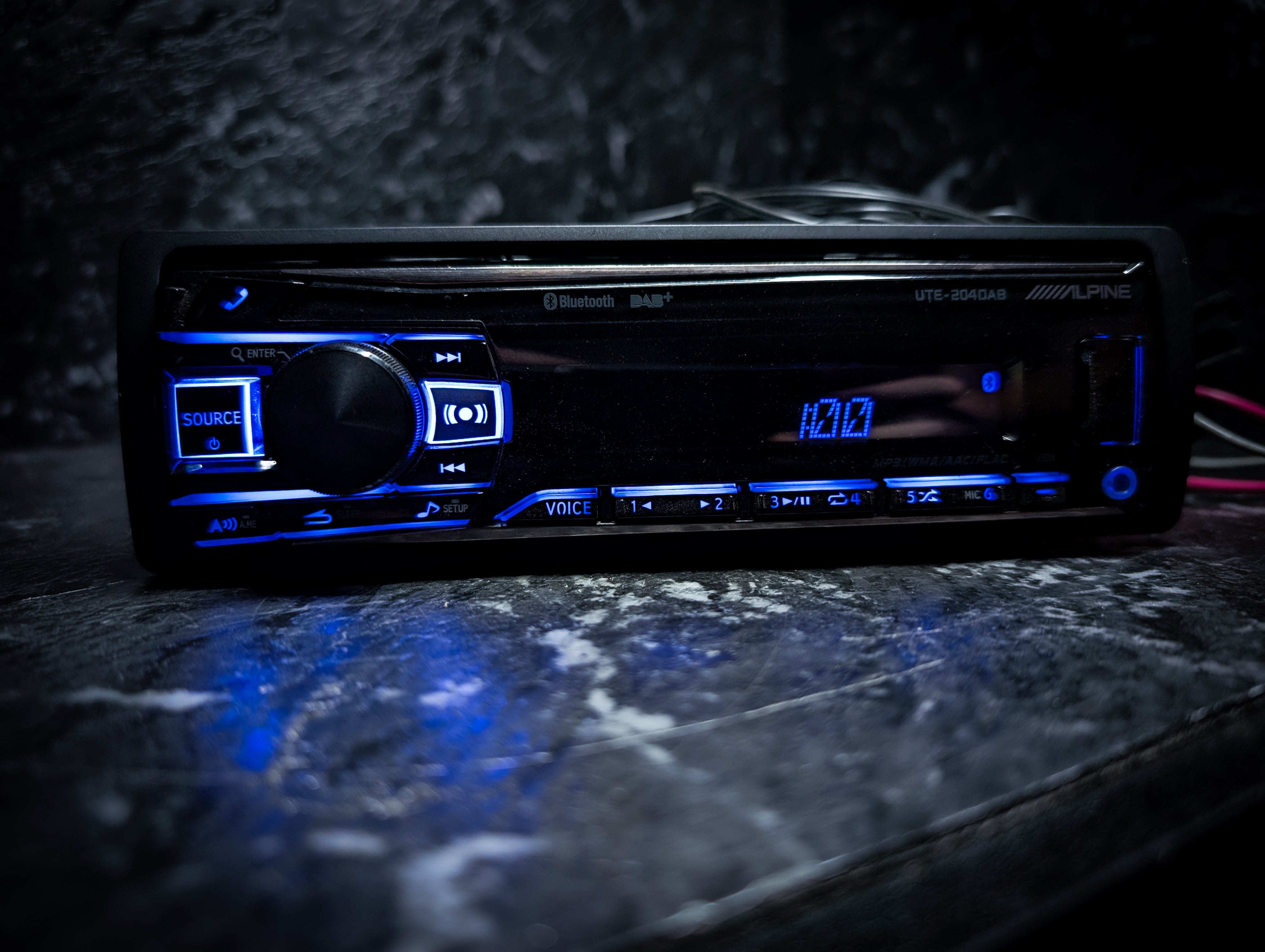 ALIPINE Bluetooth Single Din Car Stereo