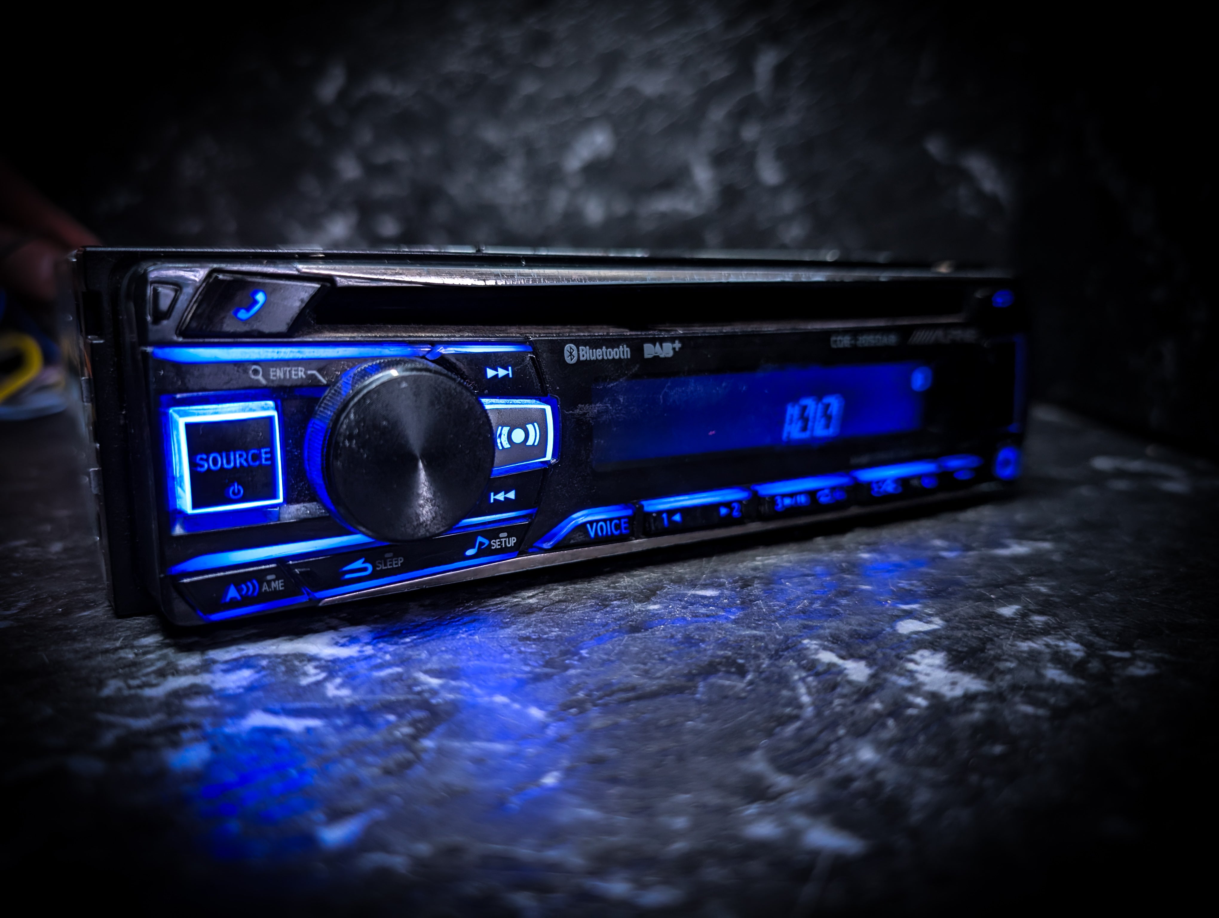 ALPINE Bluetooth Single Din Car Stereo