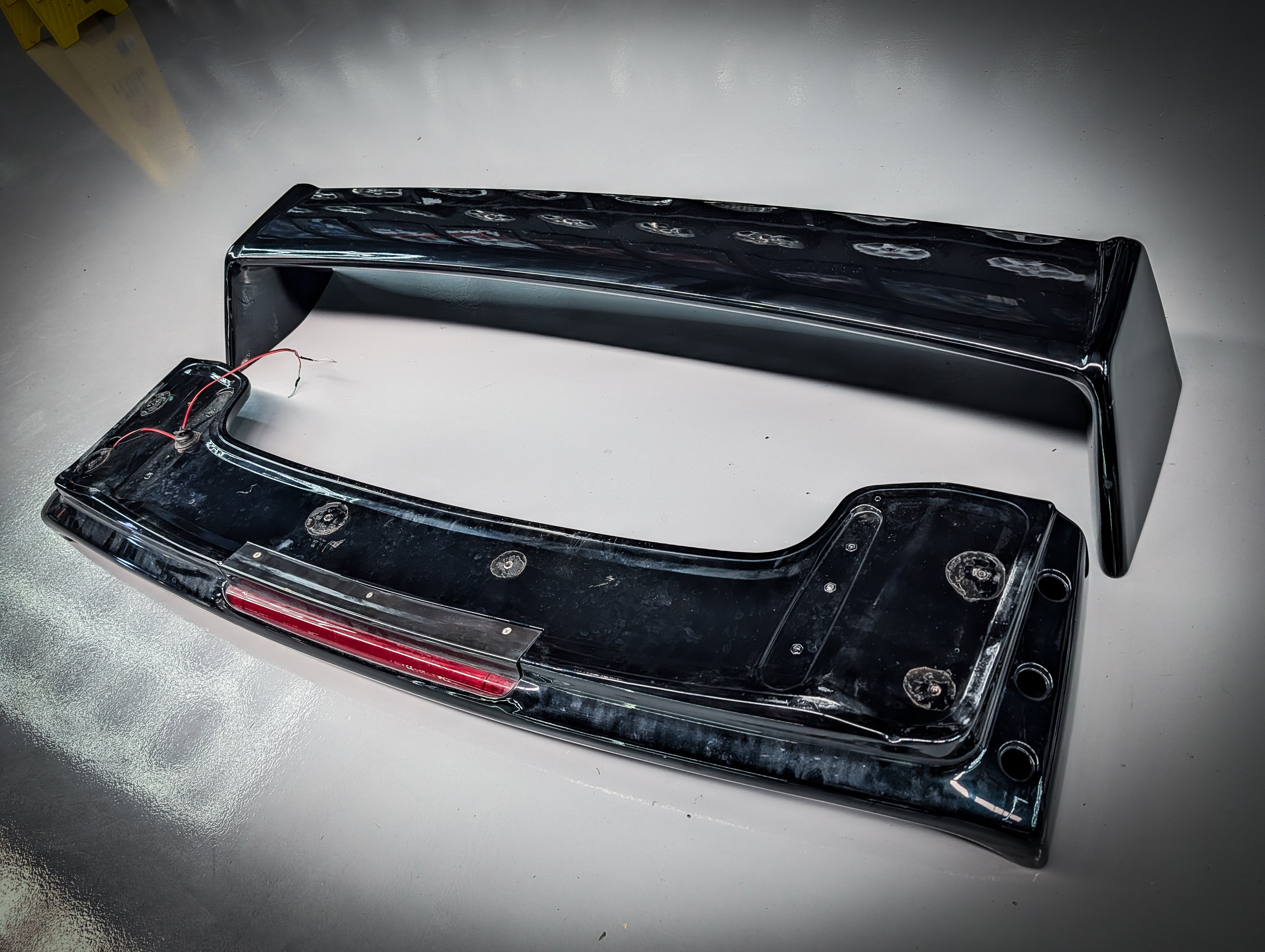 Subaru 2002-2007 DUBHOUS Wing/Spoiler Fibreglass