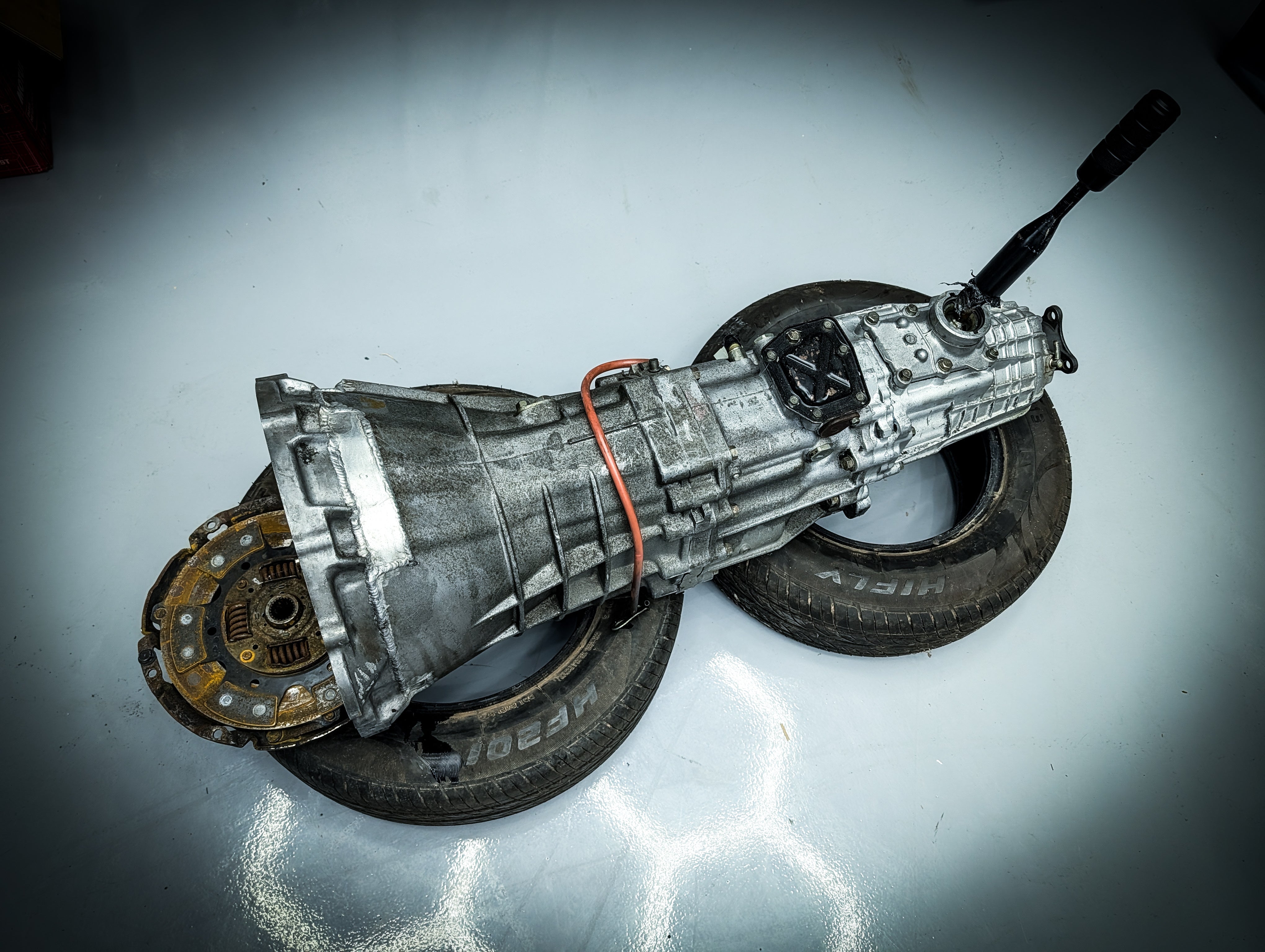 Toyota Soarer 1JZ non VVTI 2.5L Twin Turbo Motor + R32 GTR Gearbox Modified to Suit 1JZ