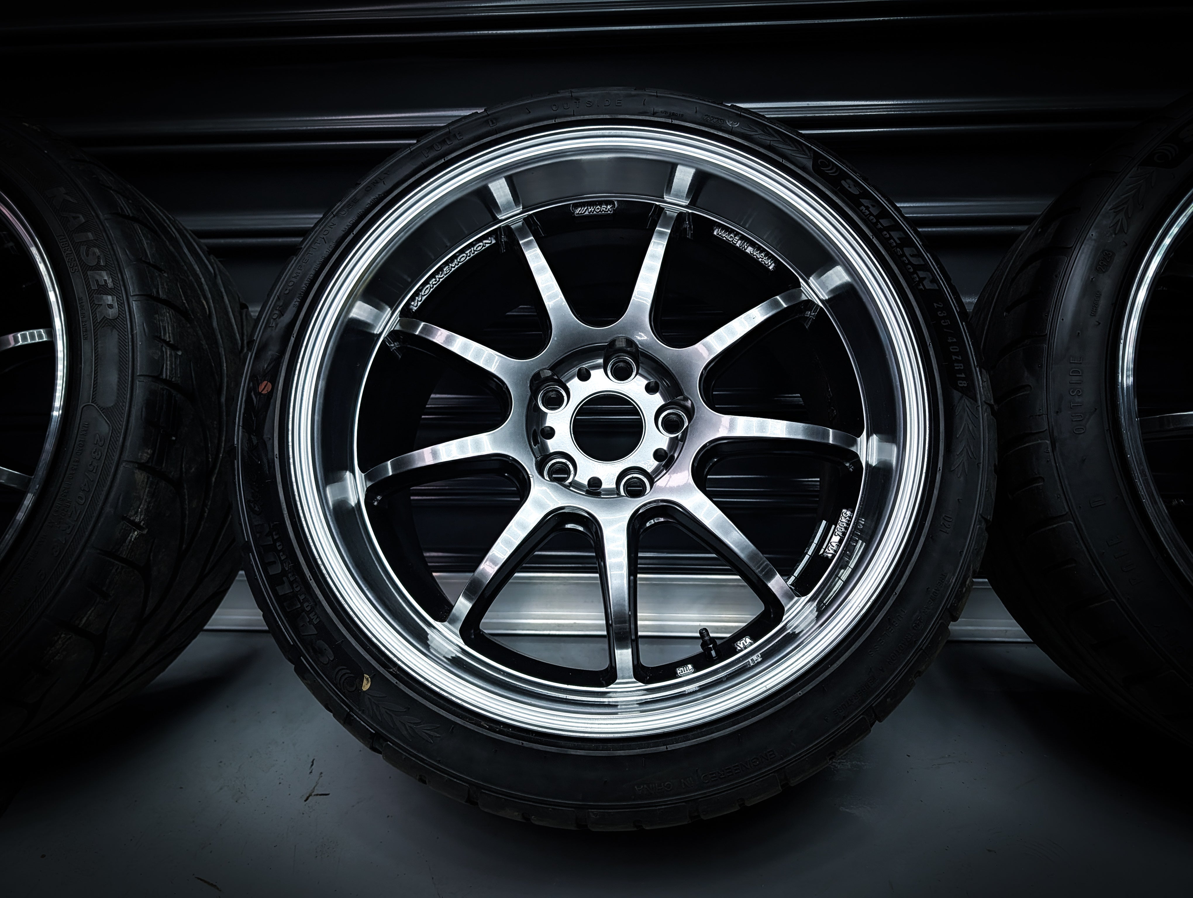 18" WORK D9R Glim Silver Wheels x 4