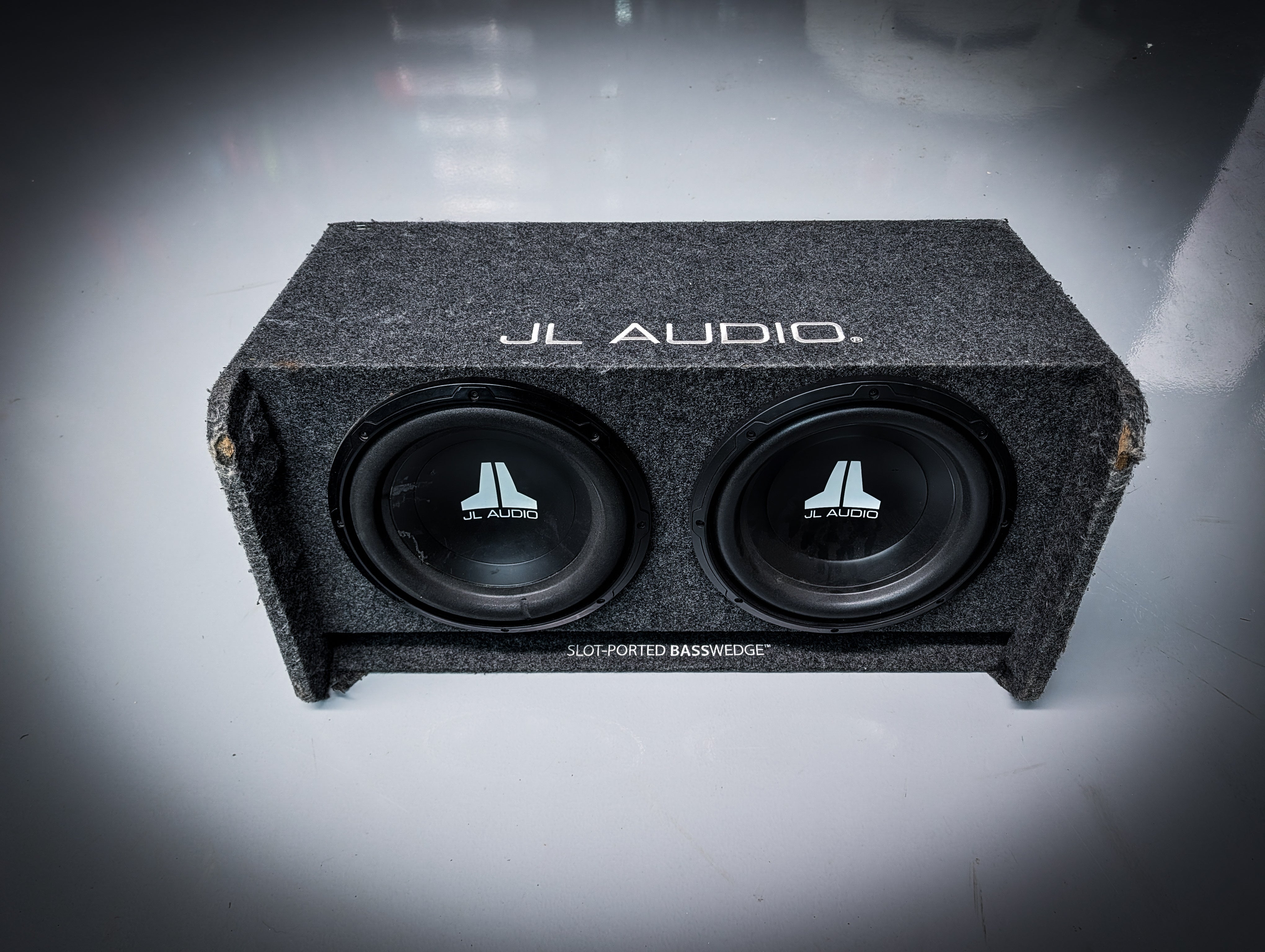 JL AUDIO SLOT WEDGE Dual 12" 1200watt Subs in ported Enclosure