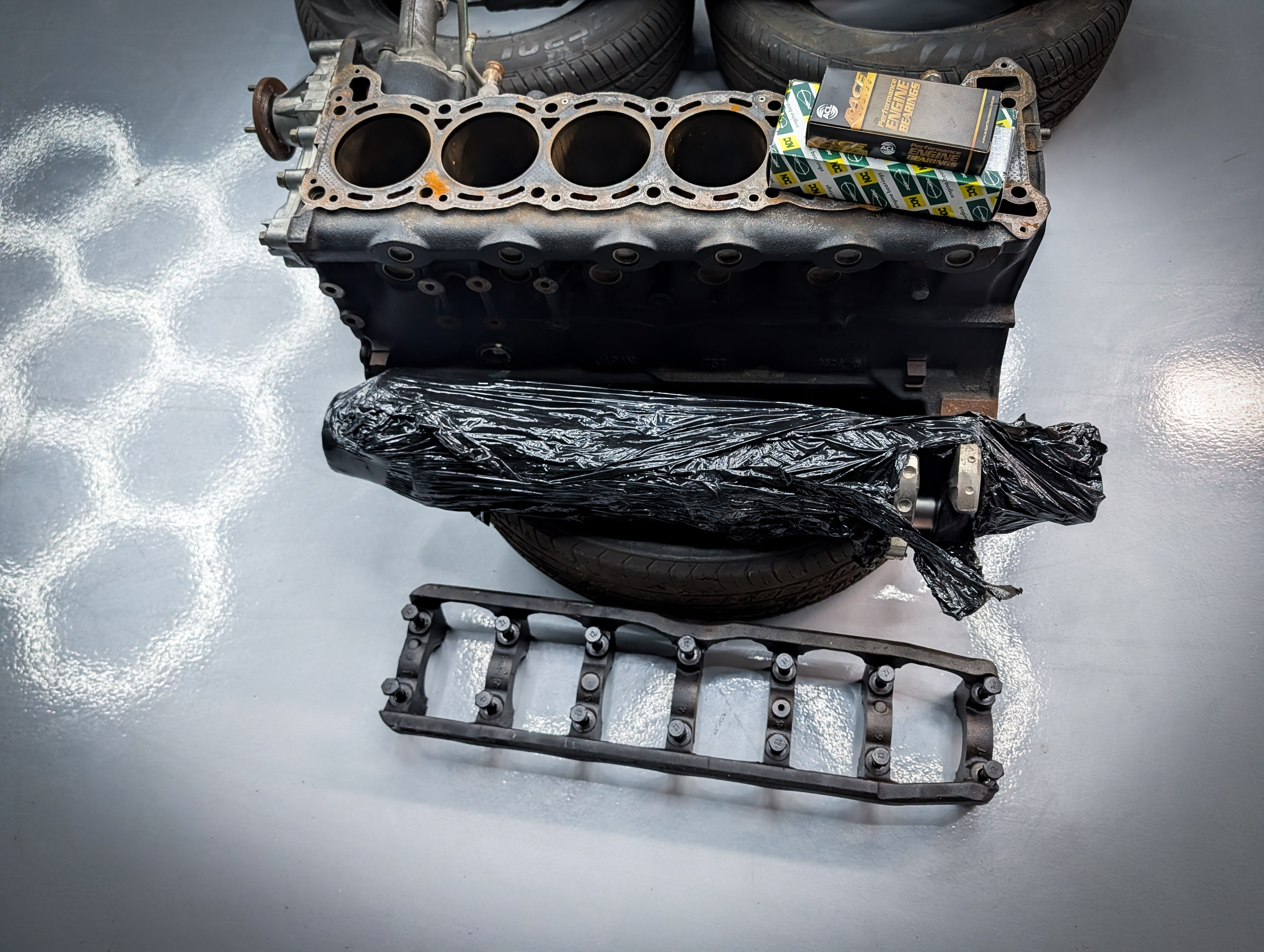 NISSAN Skyline Bare RB25 NEO Block, Crankshaft, Bearings.