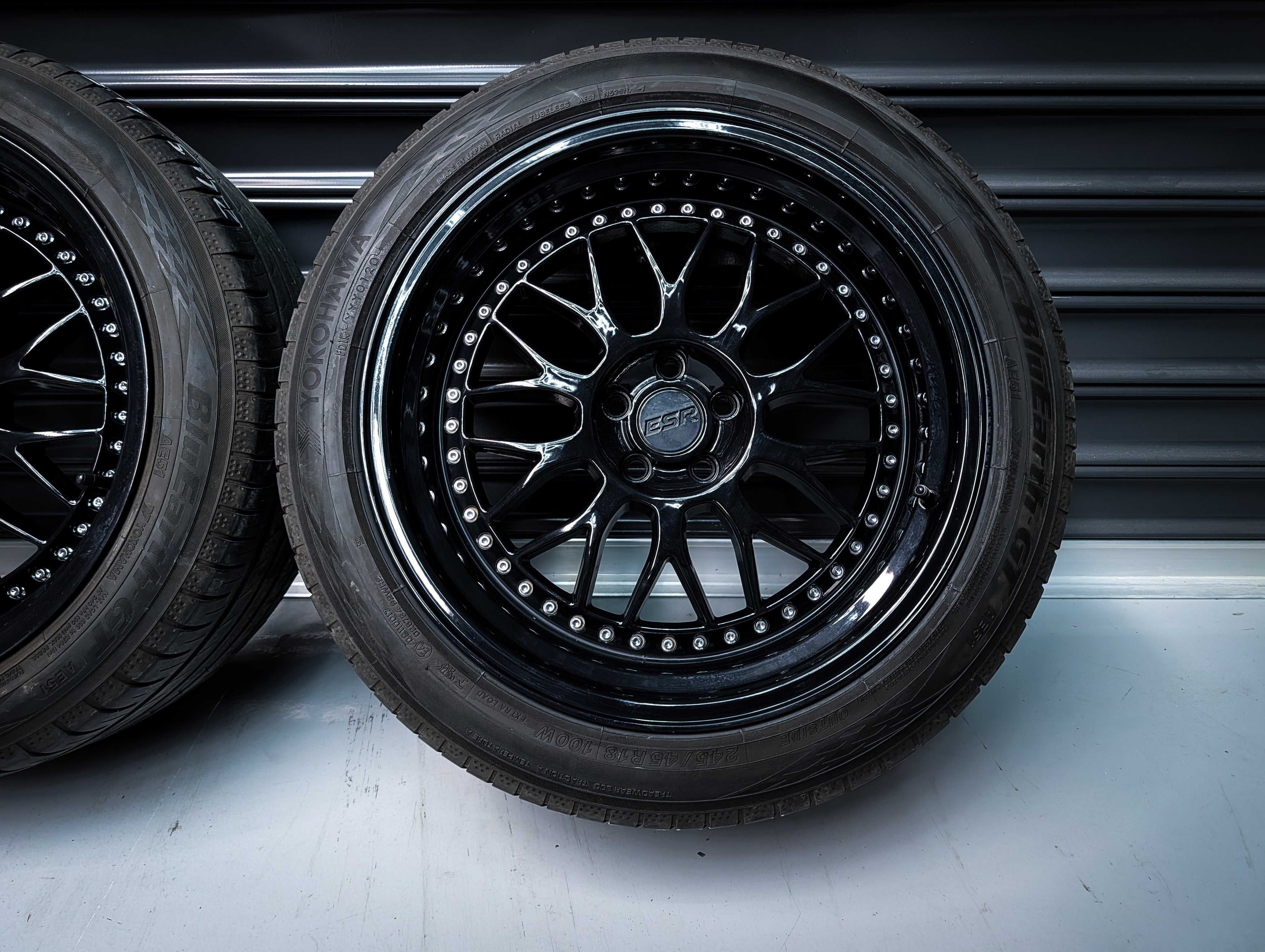 18" ESR SR01 Gloss Black Silver Hardware Wheels x 4