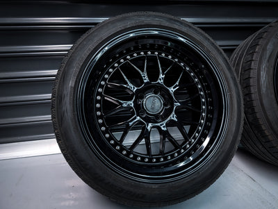 18" ESR SR01 Gloss Black Silver Hardware Wheels x 4