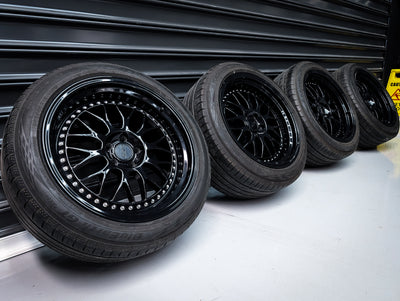 18" ESR SR01 Gloss Black Silver Hardware Wheels x 4