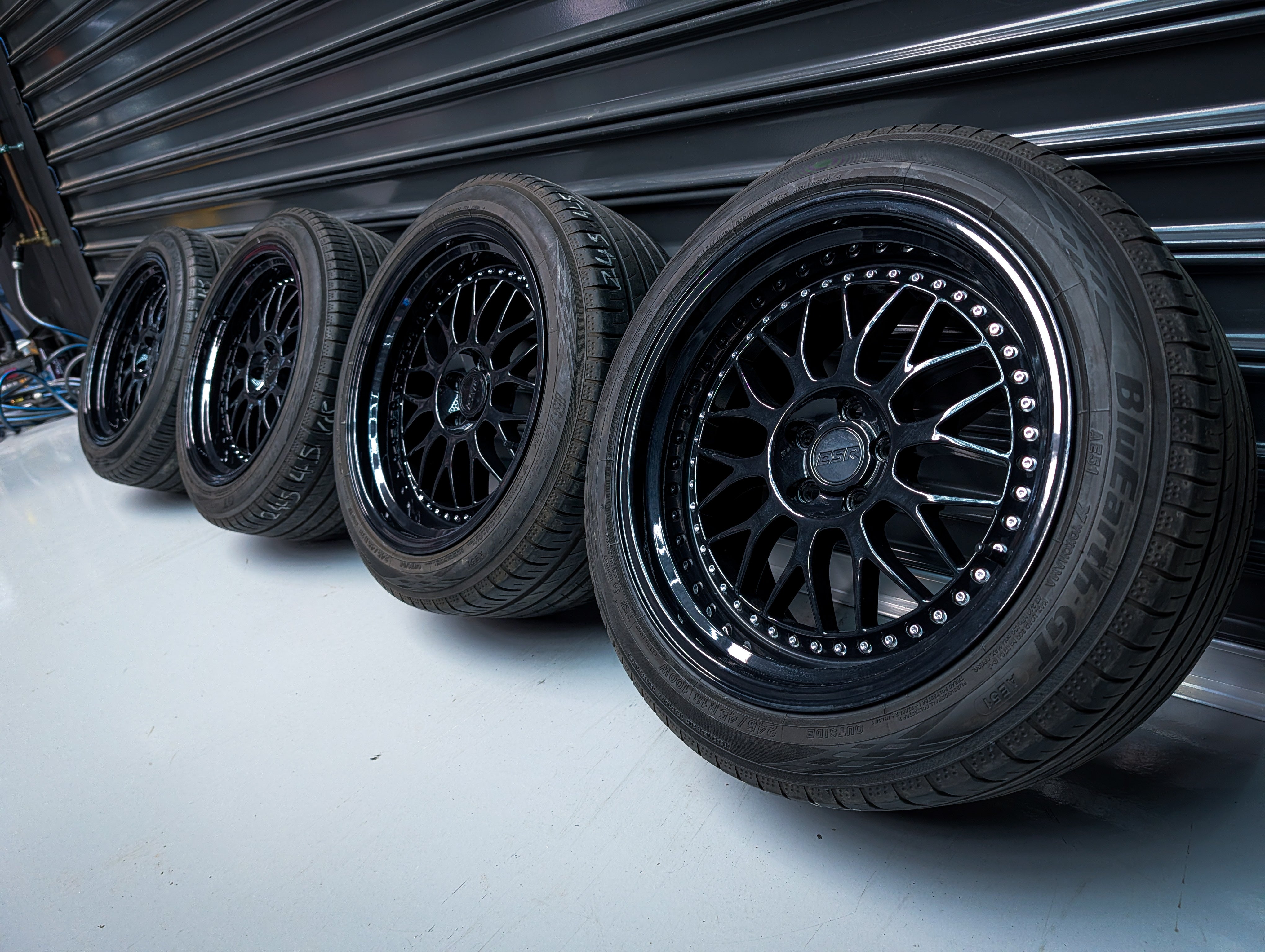 18" ESR SR01 Gloss Black Silver Hardware Wheels x 4