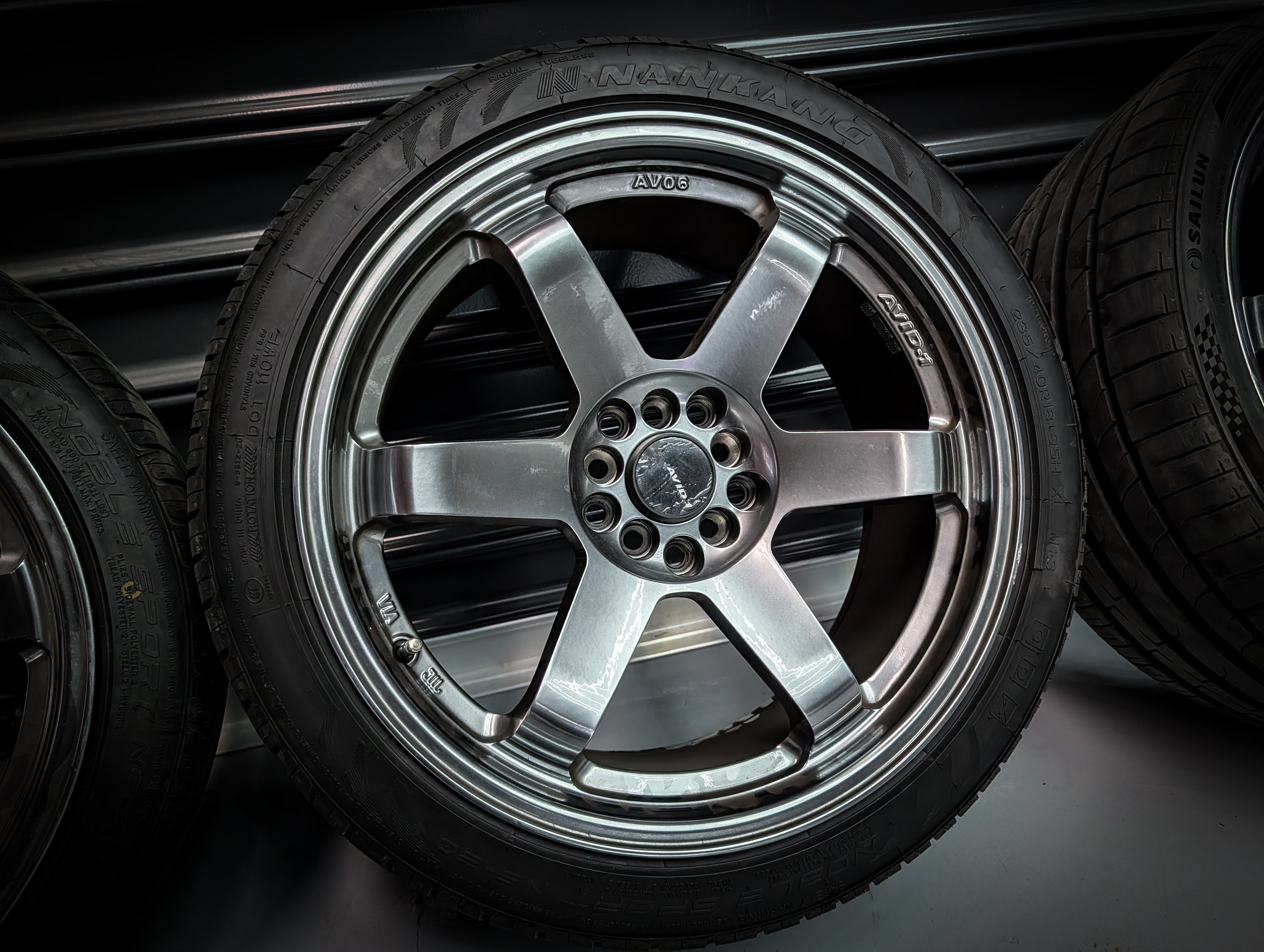 18" AVID 06 Gunmetal Wheels x 4
