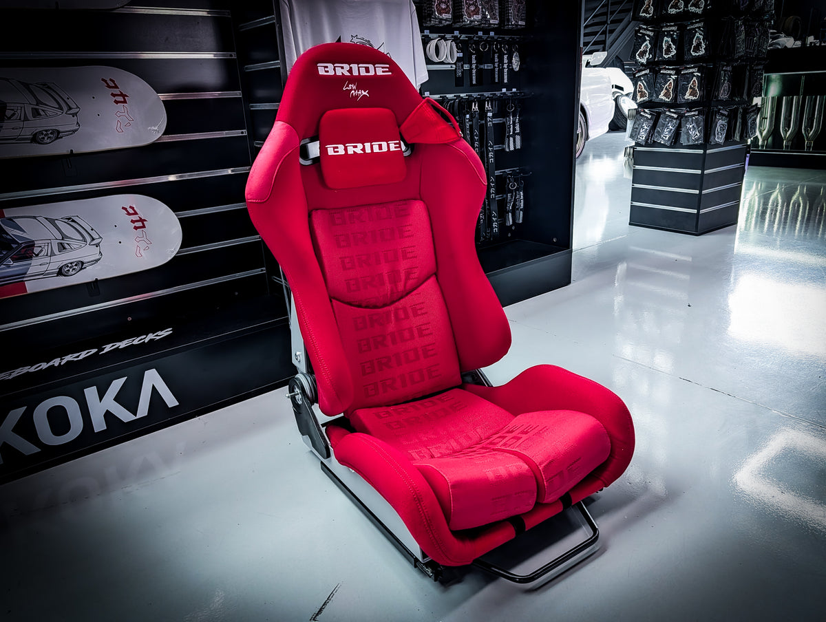 RED | BRIDE Low Max Universal Aftermarket Bucket Seat