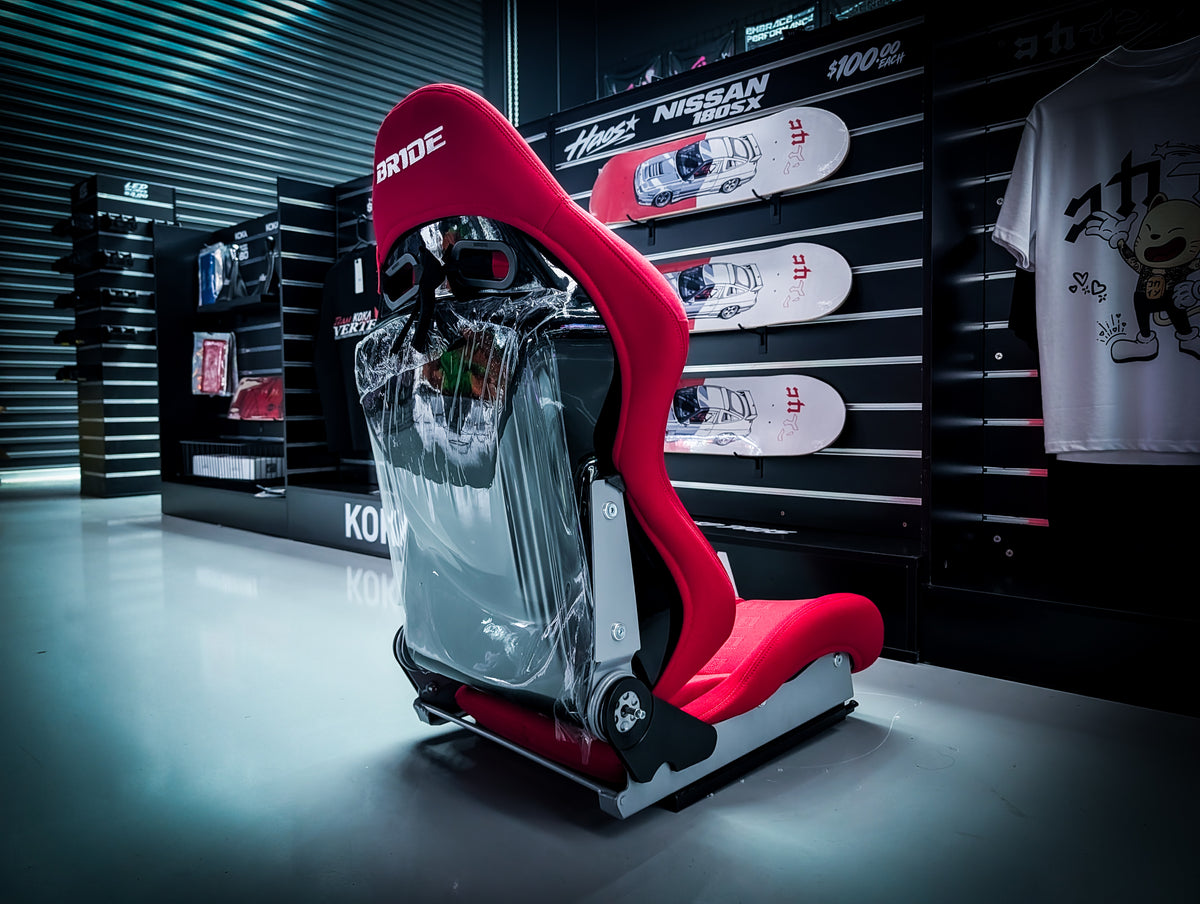 RED | BRIDE Low Max Universal Aftermarket Bucket Seat