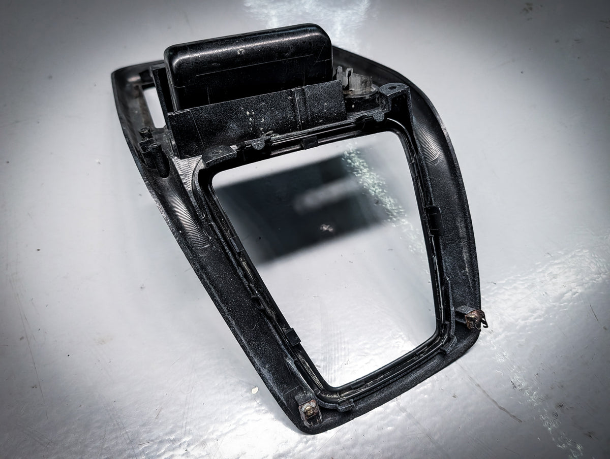 R32 Skyline Manual Centre Dash/Radio Surround and Coin Tray