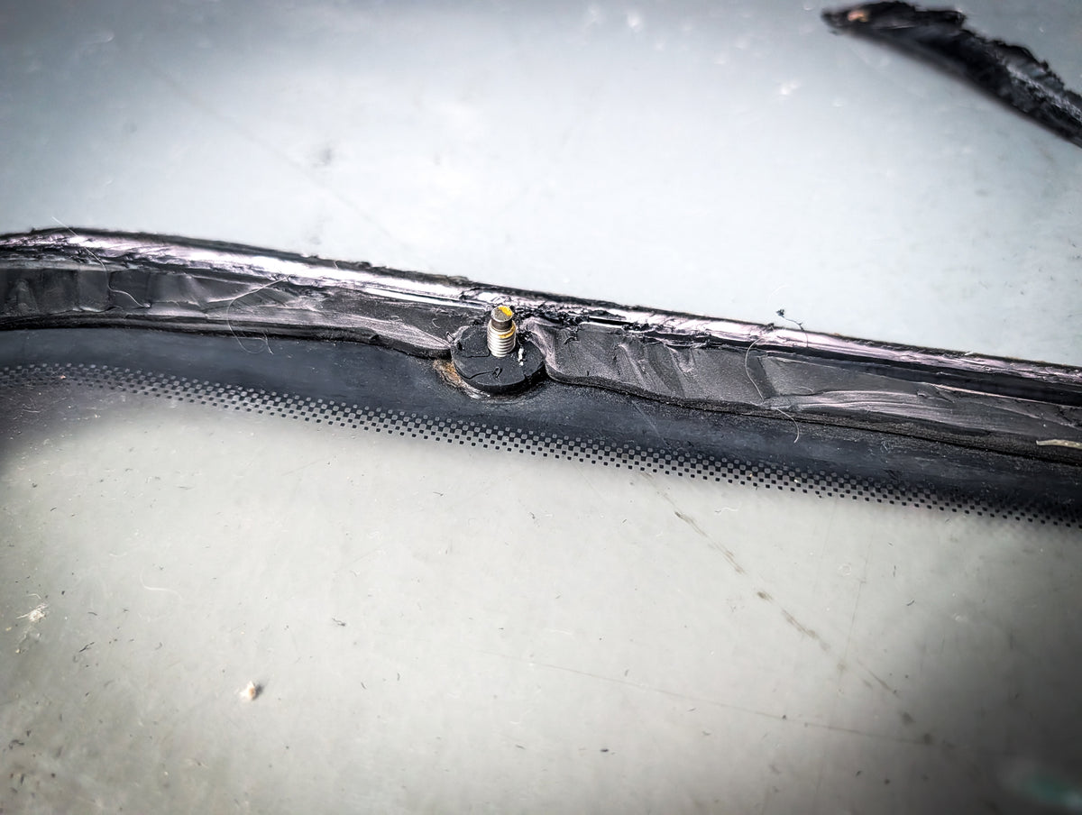 R32 Skyline Quarter Windows PAIR ( Average Condition )
