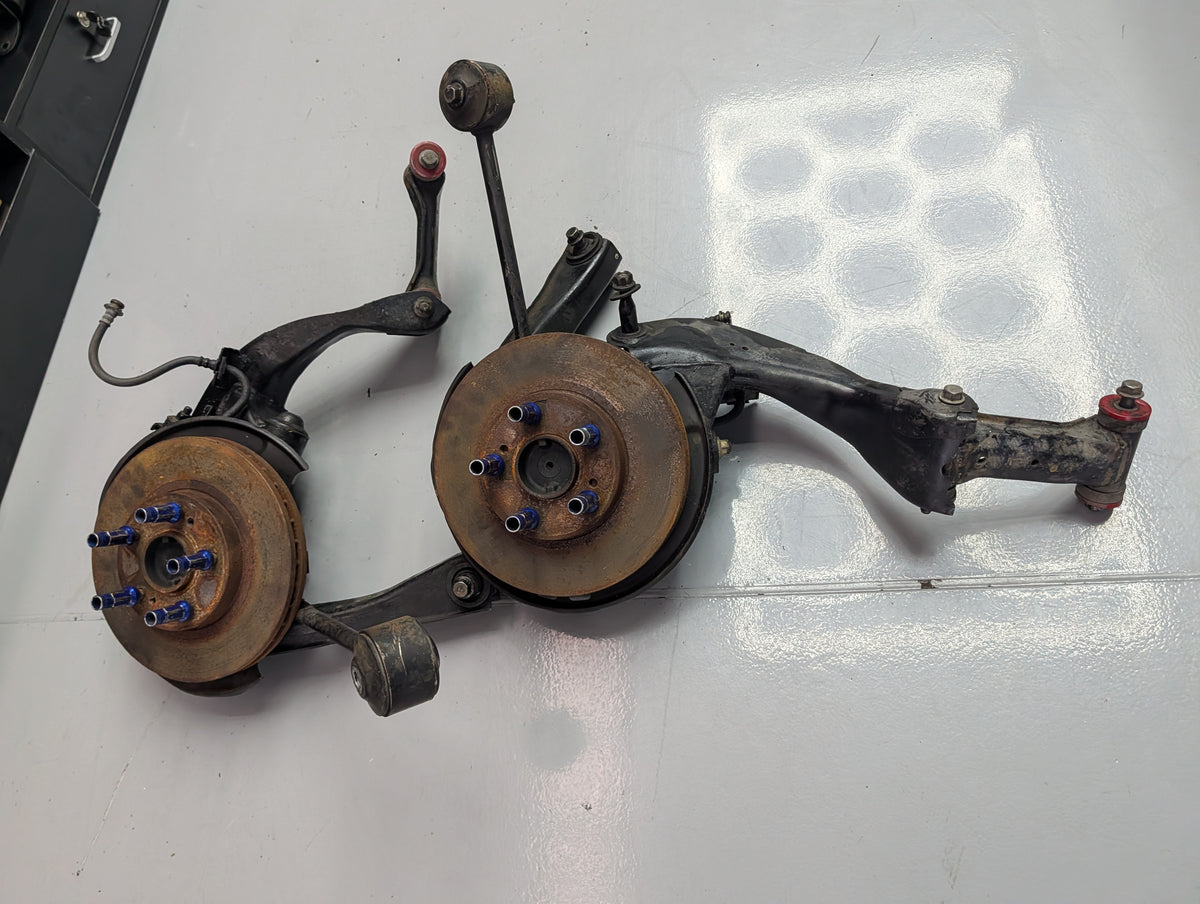 NISSAN SKYLINE R32 Gtst Front Hubs and Knuckles