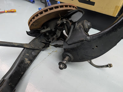 NISSAN SKYLINE R32 Gtst Front Hubs and Knuckles