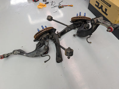 NISSAN SKYLINE R32 Gtst Front Hubs and Knuckles