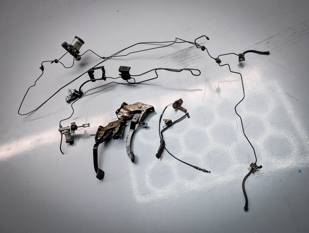 NISSAN R32 Gtst Skyline Coupe Clutch,Brake and Accelerator Pedals and Reservoirs