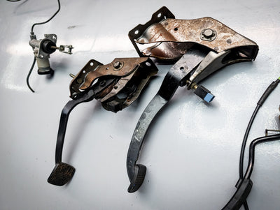 NISSAN R32 Gtst Skyline Coupe Clutch,Brake and Accelerator Pedals and Reservoirs
