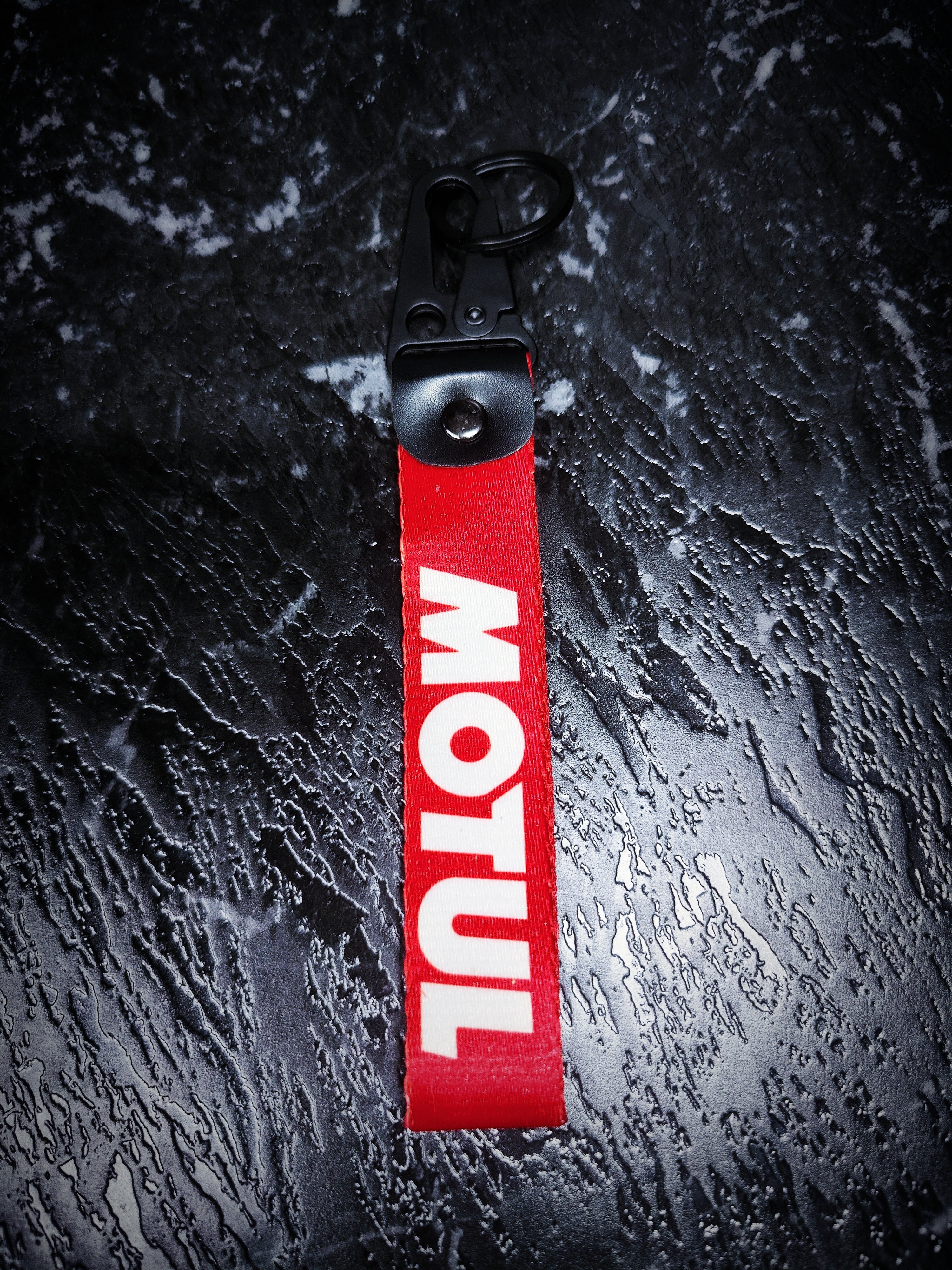 MOTUL Bold RED Key Latch